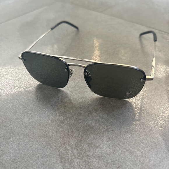 YSL Black Aviator Sunglasses - Picture 3 of 9